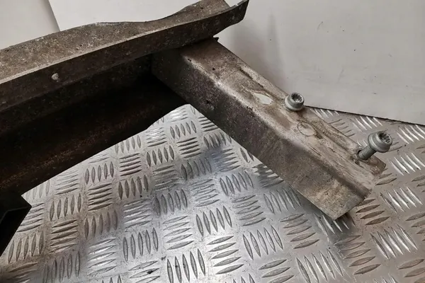 Viga de para-choque traseiro AUDI A4 AVANT 2007 8E0807331B image 4