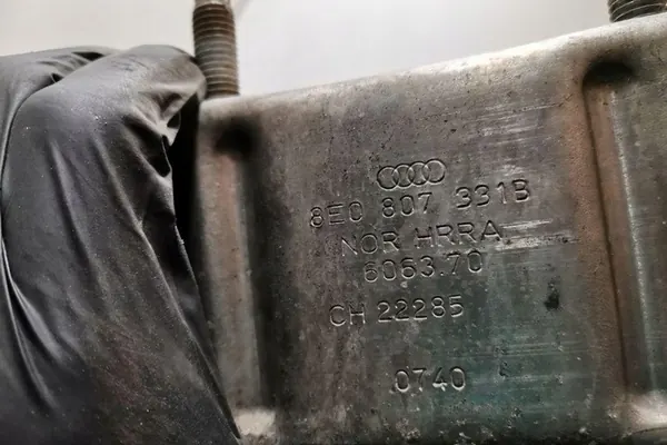 Viga de para-choque traseiro AUDI A4 AVANT 2007 8E0807331B image 6