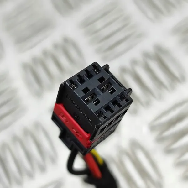 Vasen tavaratilan toimilaite AUDI Q3 (8U) 2016 8U0827851 image 5