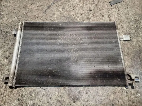 Gebruikte AC-condensor OEM 7E0820411F voor VW Transporter image 2