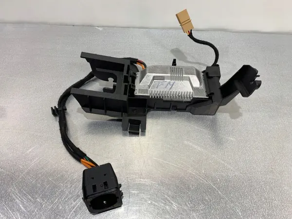 Cupra Formentor VZ5 Spanningsomzetter OEM 3F0907155 image 7