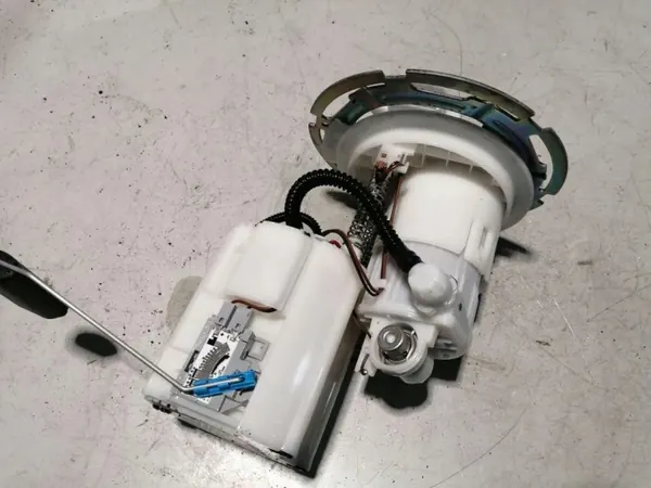 Polttoainepumppu OEM 31110C2500 Hyundai Sonata VII:lle image 4