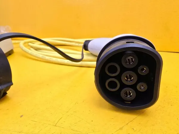 Gebrauchtes Volkswagen OE Ladekabel 1EA971675 image 3