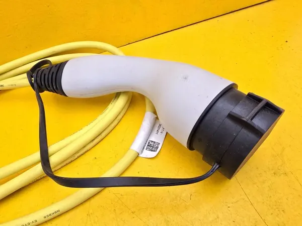 Gebrauchtes Volkswagen OE Ladekabel 1EA971675 image 4