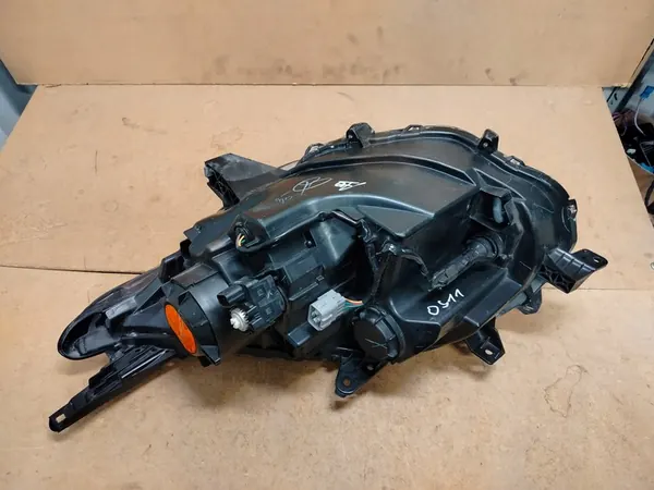 Faros Xenón Derecho Mitsubishi L200 V OEM 8301C742 image 4