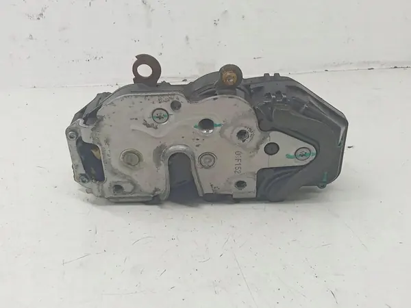 Vänster framdörrslås OPEL INSIGNIA A SEDAN 13503801 image 2