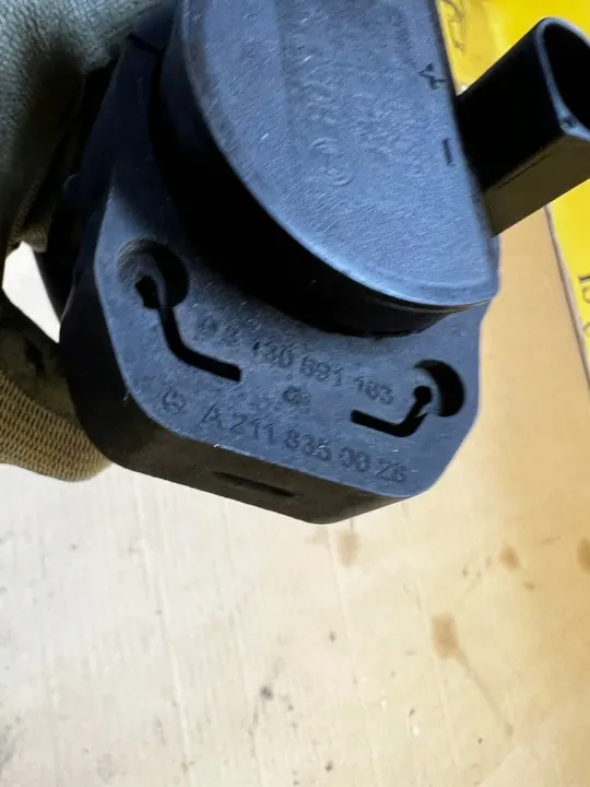 Bomba de manguera de agua Mercedes GL X166 3.0 CDI OEM image 7