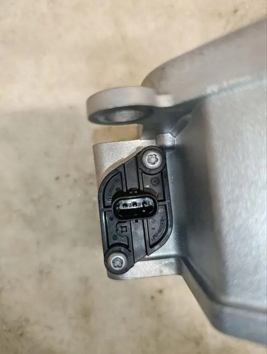 Mercedes-Benz EQE Kühlmittelheizer OEM A0008358500 image 8