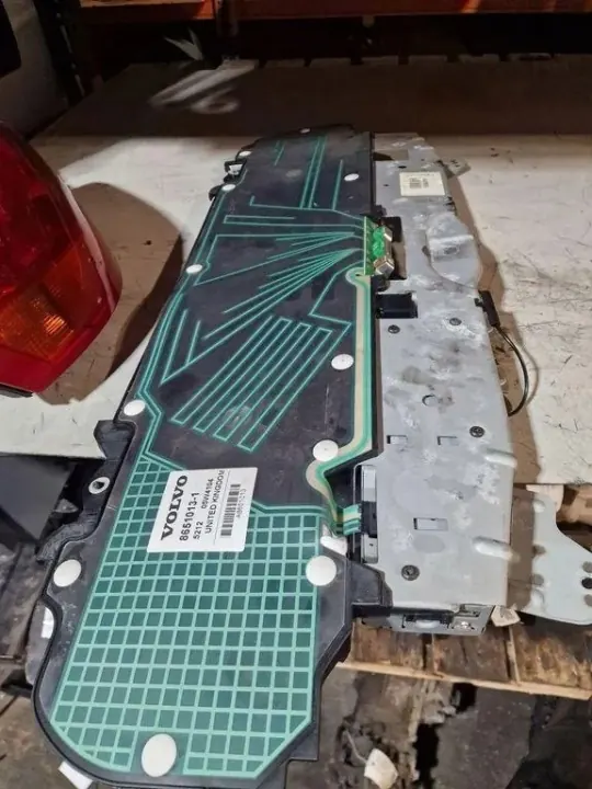 Volvo XC60 Antenneversterker OEM 30775288 - Gebruikt image 3