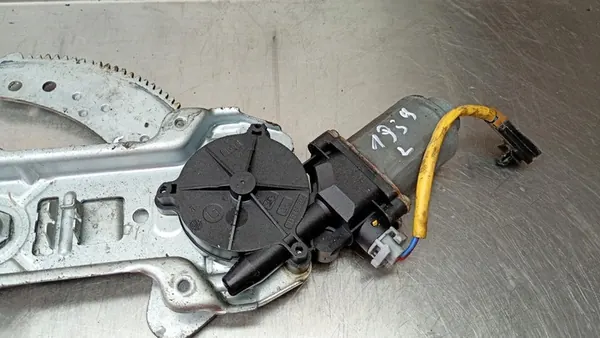 Elevador de vidro dianteiro esquerdo Nissan Micra K11 1.0B image 4