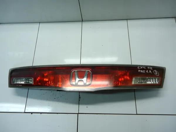 Honda CR-V VIII 2.2 I-CDTI UFO Feu Stop Arrière 132-16721 image 2