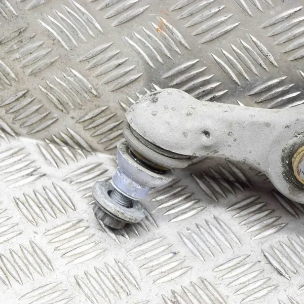 Fram Nedre Höger Kontrollarm MERCEDES C W205 image 5