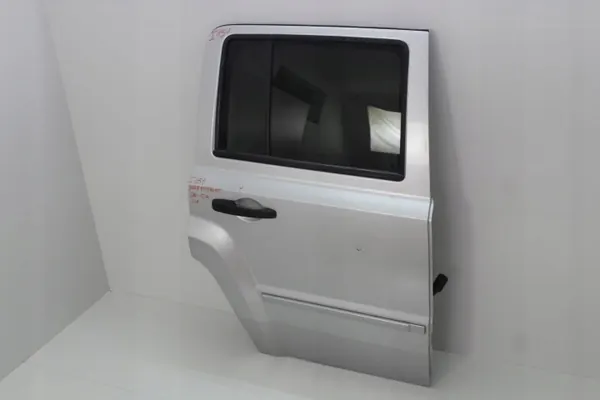 Jeep Patriot Bakdörr Höger OEM 360213999 image 3