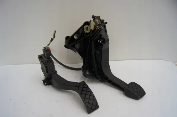 Pédale Accélérateur + Embrayage OEM 5Q1721059BF/5Q1723503F image 2