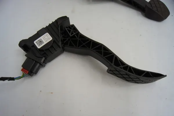 Pédale Accélérateur + Embrayage OEM 5Q1721059BF/5Q1723503F image 4