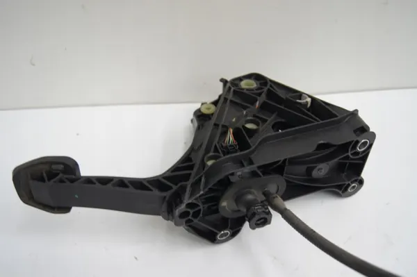 Pédale Accélérateur + Embrayage OEM 5Q1721059BF/5Q1723503F image 8