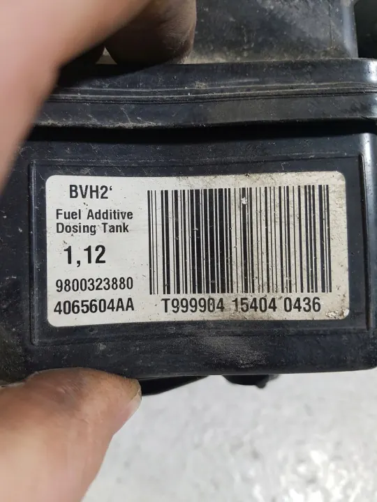 Réservoir de liquide DPF OEM 9800323880 pour Citroen C4 image 3