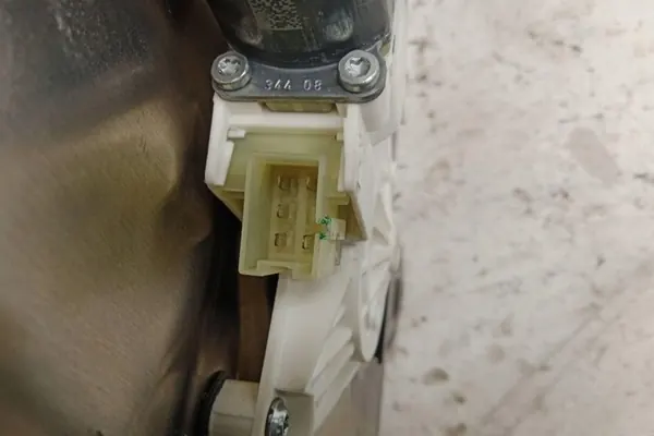 Elevador de vidro dianteiro esquerdo MERCEDES-BENZ E (W212) A2048200142 image 3