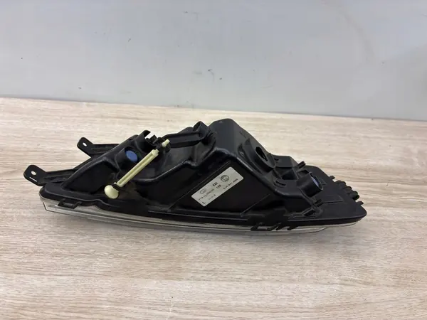 SKODA OCTAVIA 4 IV FAROL HALÓGENO ESQUERDO 5E3941699 image 2