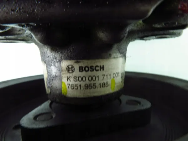 Bomba de dirección asistida Porsche OEM 7651955185 - Usada image 5