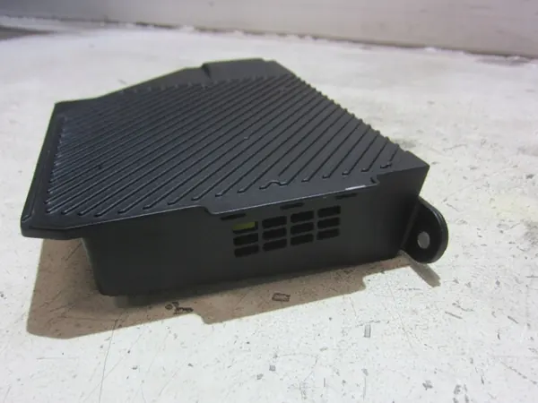 Volvo OEM 31456899 Bowers & Wilkins Versterker image 3