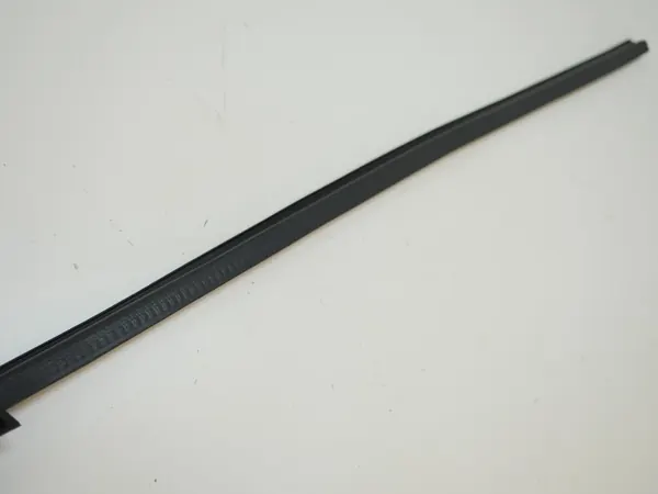 Fensterdichtung Tür links Fahrer OEM 04575885AB image 3
