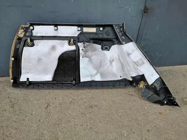 W164 Höger Bagageutrymmessidopanel OEM - Beige Begagnad image 4