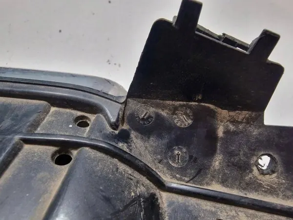 Mercedes-pakopää OEM A2138855201 - Oikea puoli image 8