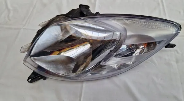 Phare droit OEM 20-B027B pour Toyota Yaris 2007 image 2
