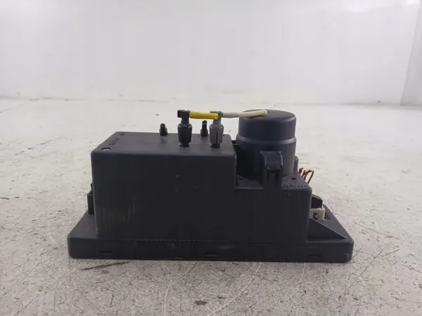 Mercedes-Benz Vacuümpomp OEM 2108000048 - Gebruikt image 4
