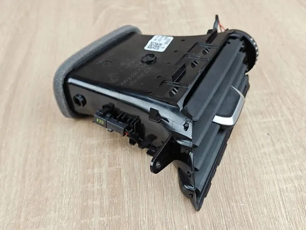 Dashboard ventilatierooster passagier BMW G30 LCI OEM 9329585 image 3