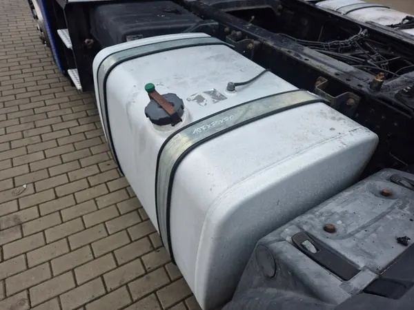 Réservoir de carburant 107x70x70 complet MAN TGX TGS Euro 6 image 3