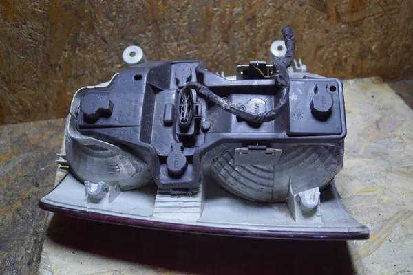 Höger bakljus VW Touran I Lift 1T0945096N image 9