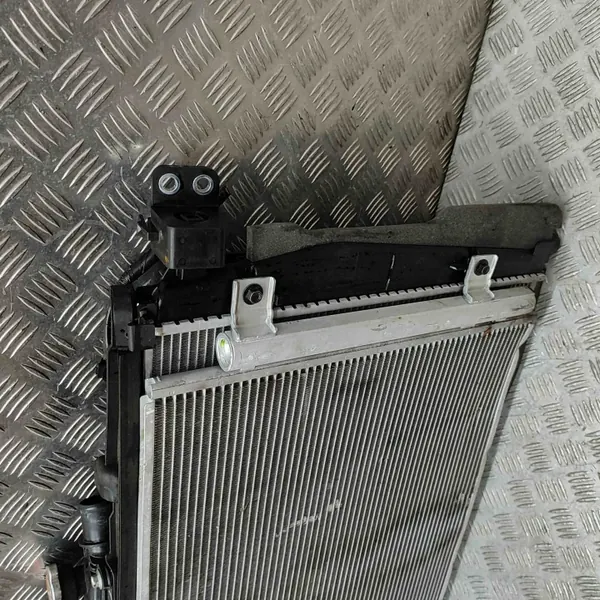 Peça refrigeração Mazda CX-30 OEM PAF215200B - Usada image 4