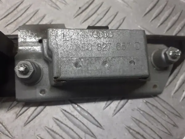 Audi A6 C6 Kofferbakdeksel Afwerking OEM 8E0827657D image 3