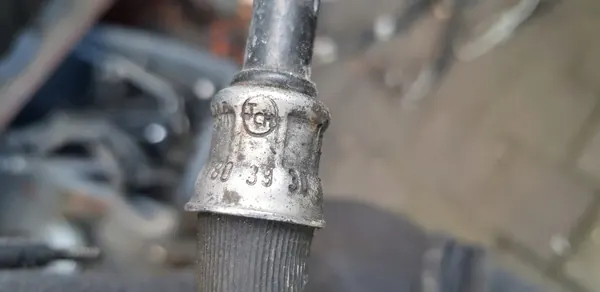 Conduit de refroidisseur d'huile Mercedes-Benz OEM A6421803930 image 3