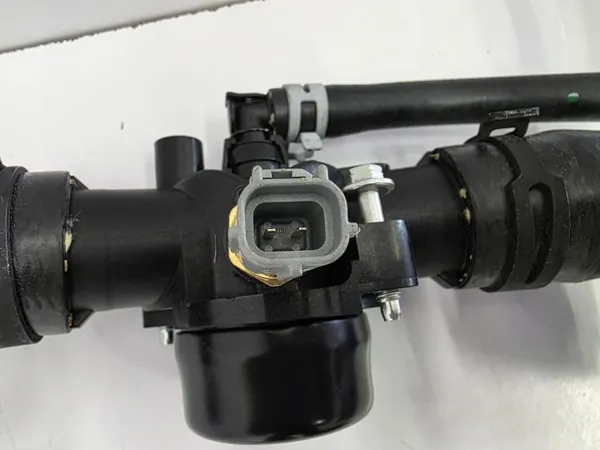 Thermostatschlauch OEM CK5Q-8584-AB für Range Rover L322 image 3