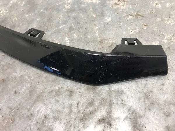 Acabamento do para-choque dianteiro direito Mercedes GLC C253 image 3