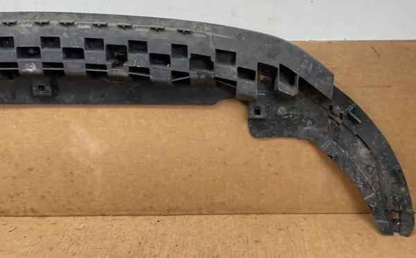 AUDI A3 8V LIFT Etupuskuri Spoilerikansi 8V3807233B image 9