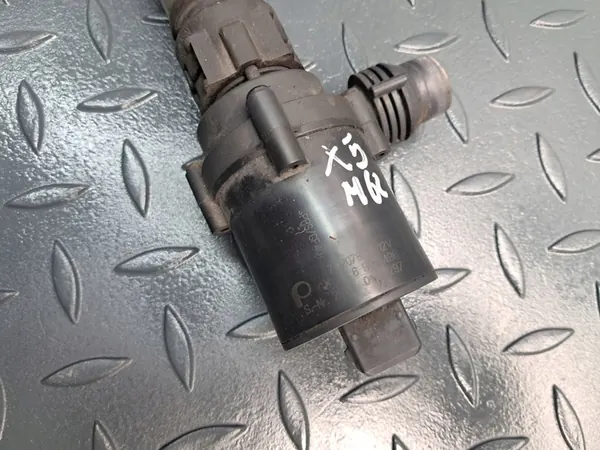 Extra elektrisk kylvätska pump BMW X5 E53 4.4 6 904 496 image 2