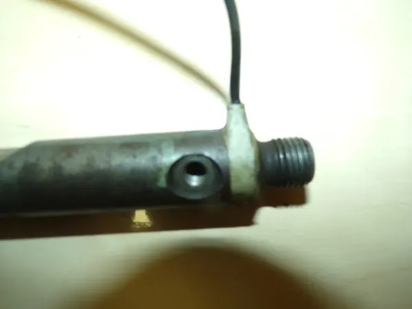 Iniettore di controllo motore VW T4 LT 2.5TDI 074130204C image 3