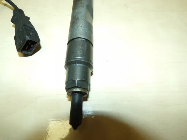 Iniettore di controllo motore VW T4 LT 2.5TDI 074130204C image 5