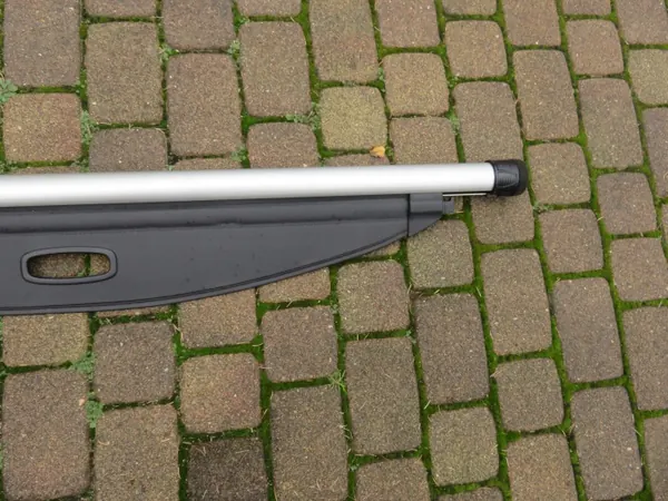 Store de coffre Kia Carens 4 OEM kia carens 4 image 3