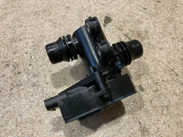 Válvula de calefacción Mercedes-Benz OEM A0009061313 - Usado image 10
