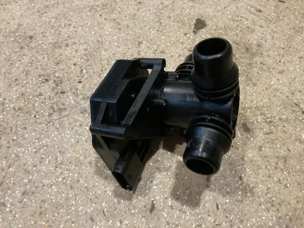 Válvula de calefacción Mercedes-Benz OEM A0009061313 - Usado image 6