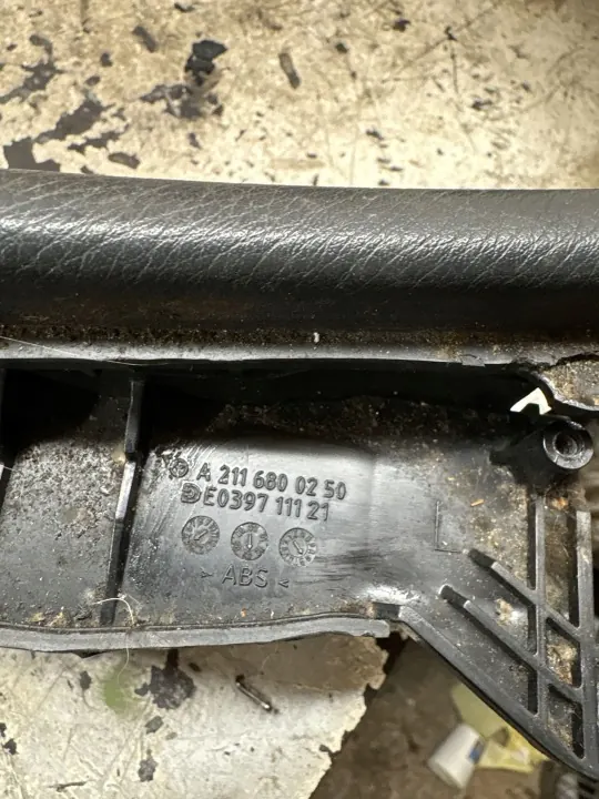Mercedes W211 middenconsole armsteun OEM A2116800250 image 6