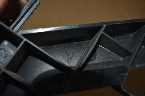 Oikea ajovalosuojus Porsche OE 971807348 5555 image 3