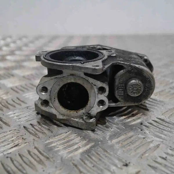 EGR-venttiili VW Passat B6 2.0L 2009 OEM 03L131501E16480730 image 3