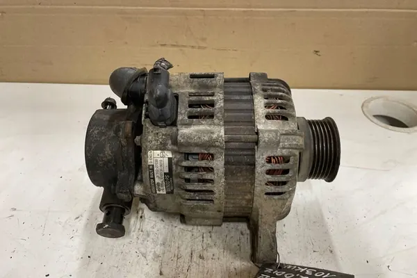 Vaihtovirtageneraattori KIA SPORTAGE 2.0L diesel 2008 OEM 3730027030 image 2