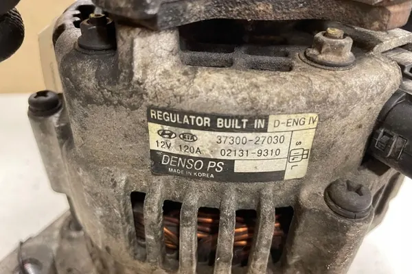 Vaihtovirtageneraattori KIA SPORTAGE 2.0L diesel 2008 OEM 3730027030 image 4